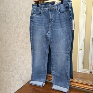 NYDJ Sheri Ankle Fray Blue Denim Jeans. Size 8. Lift x tuck Technology.